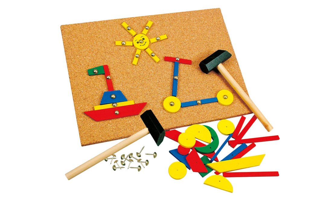 بازی چکش و میخ برای مهارت دست ورزی کودکان